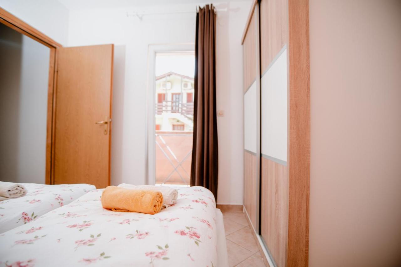 דירות קרלובג Apartmens Leona מראה חיצוני תמונה