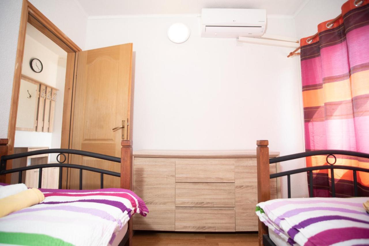 דירות קרלובג Apartmens Leona מראה חיצוני תמונה