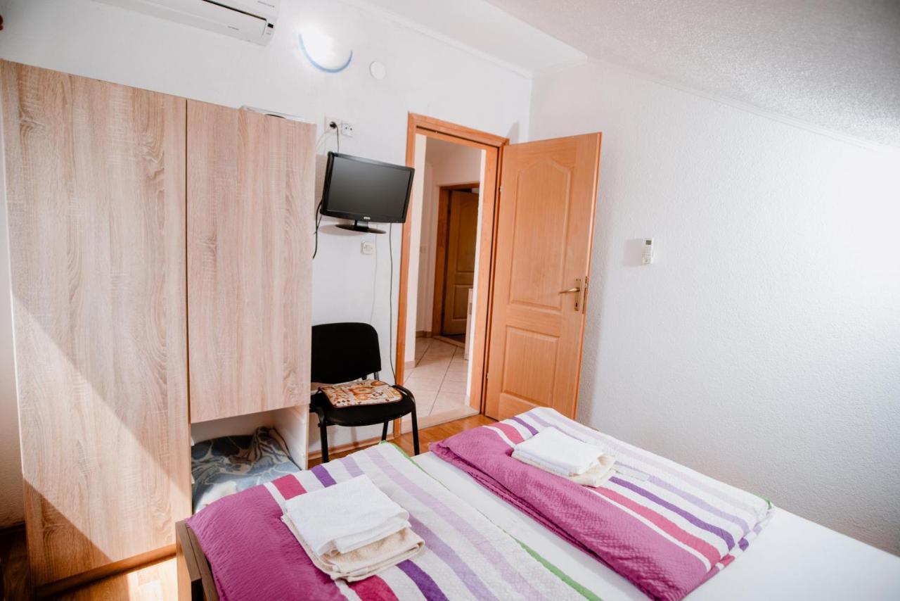 דירות קרלובג Apartmens Leona מראה חיצוני תמונה