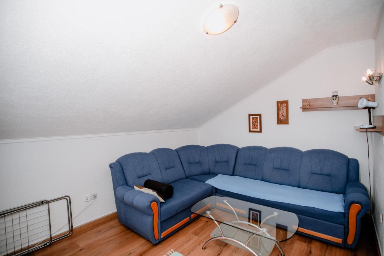 דירות קרלובג Apartmens Leona מראה חיצוני תמונה