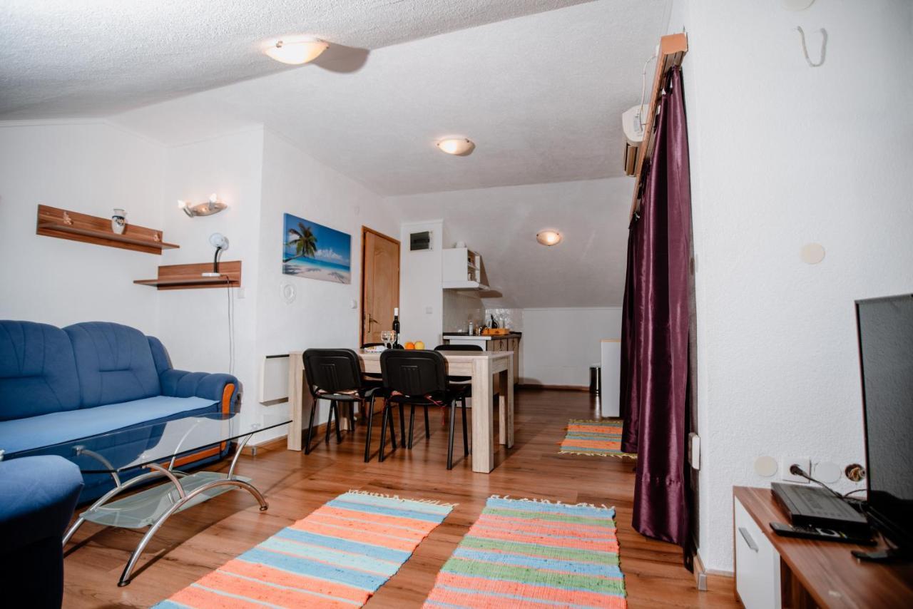 דירות קרלובג Apartmens Leona מראה חיצוני תמונה