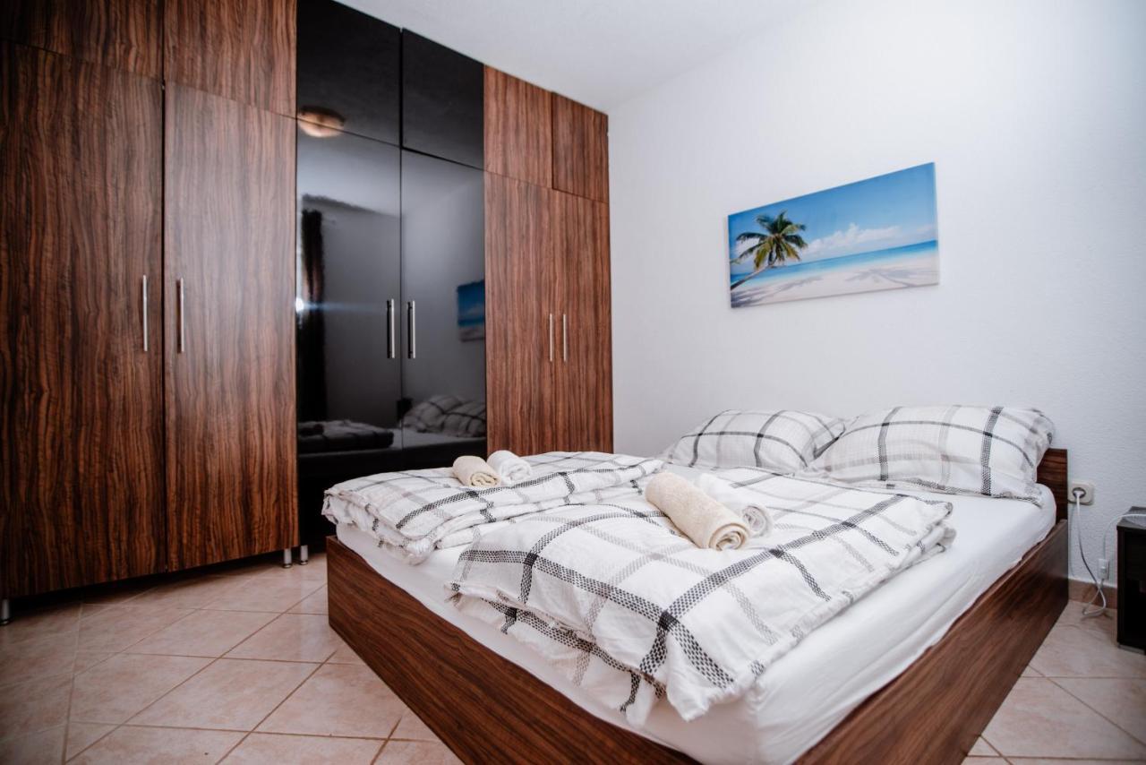 דירות קרלובג Apartmens Leona מראה חיצוני תמונה