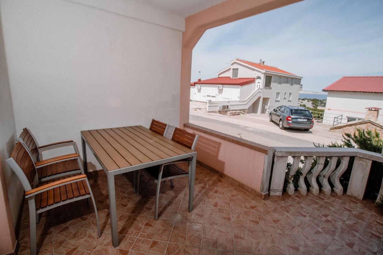 דירות קרלובג Apartmens Leona מראה חיצוני תמונה