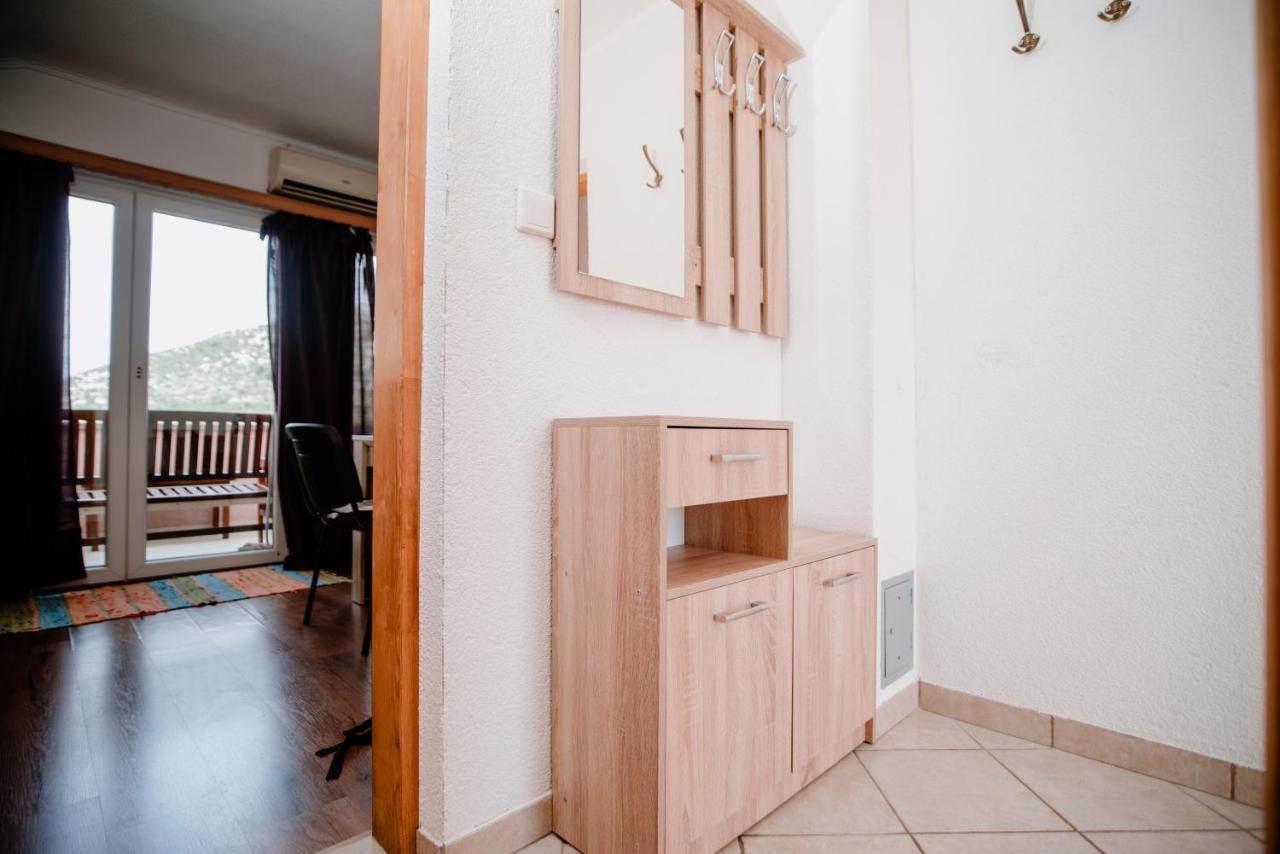 דירות קרלובג Apartmens Leona מראה חיצוני תמונה