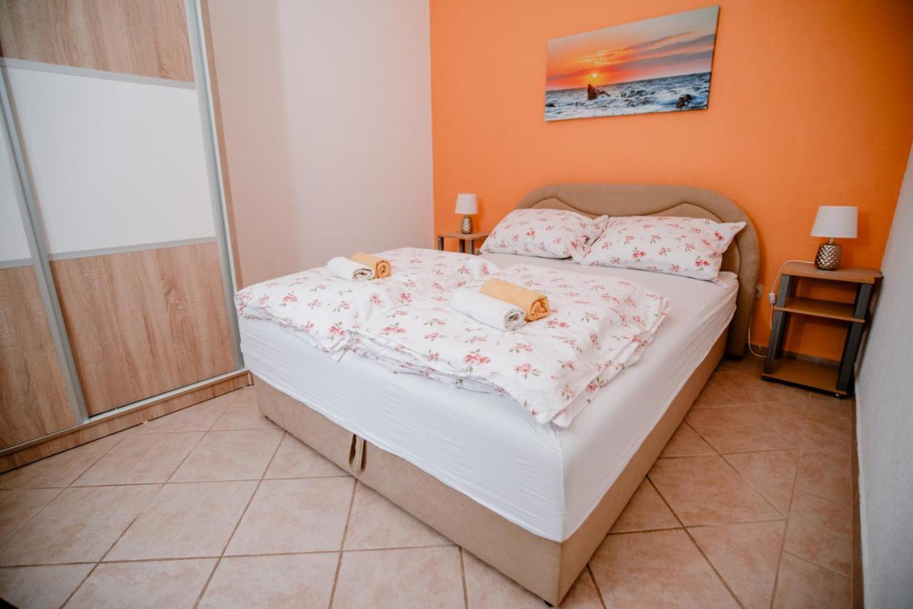 דירות קרלובג Apartmens Leona מראה חיצוני תמונה