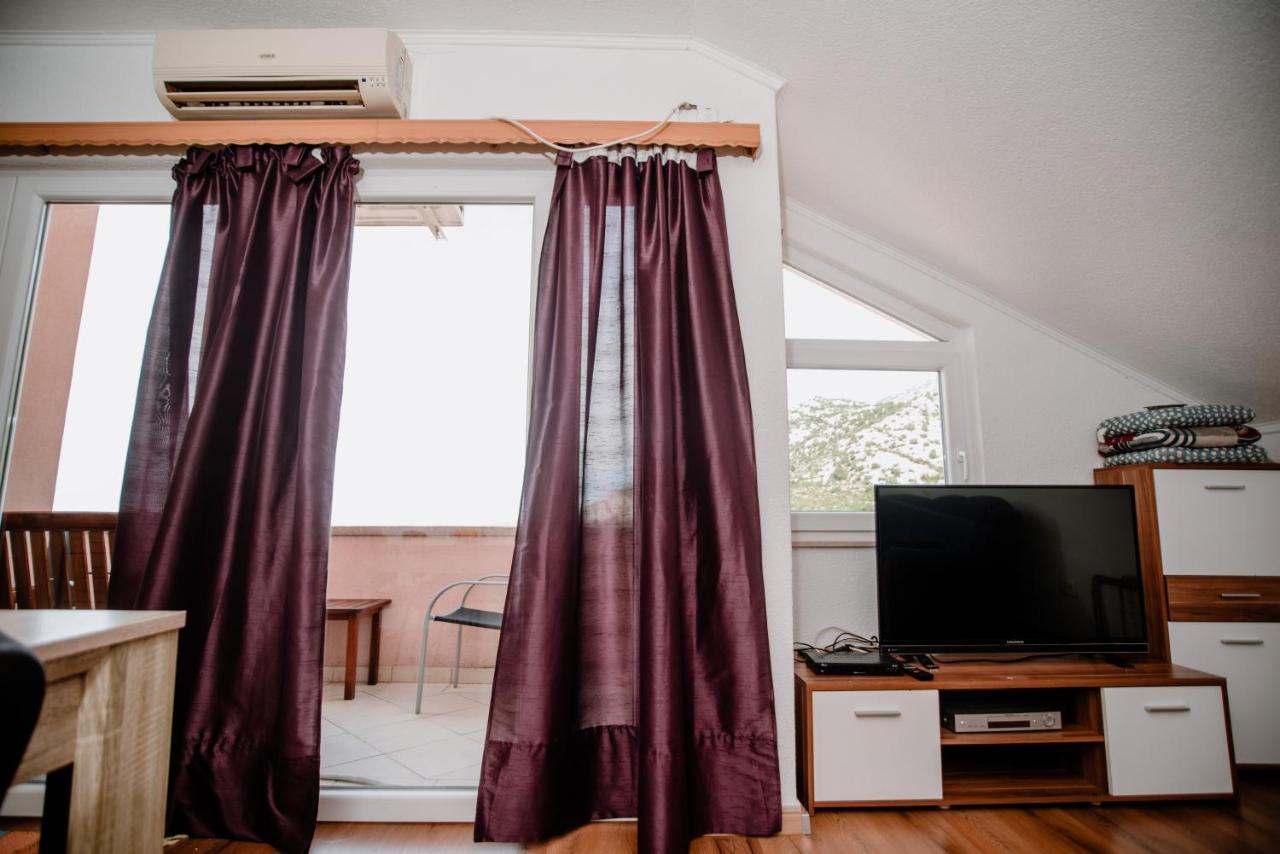 דירות קרלובג Apartmens Leona מראה חיצוני תמונה