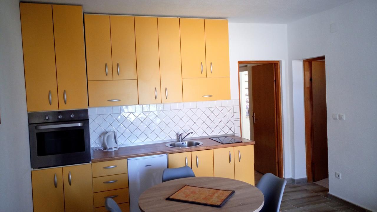 דירות קרלובג Apartmens Leona מראה חיצוני תמונה
